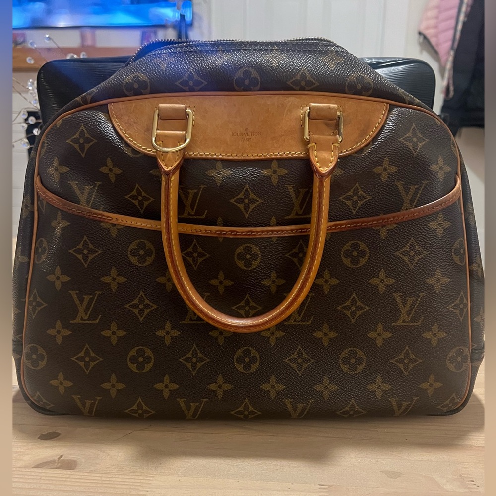 Louis Vuitton Monogram Deauville Hand Bag